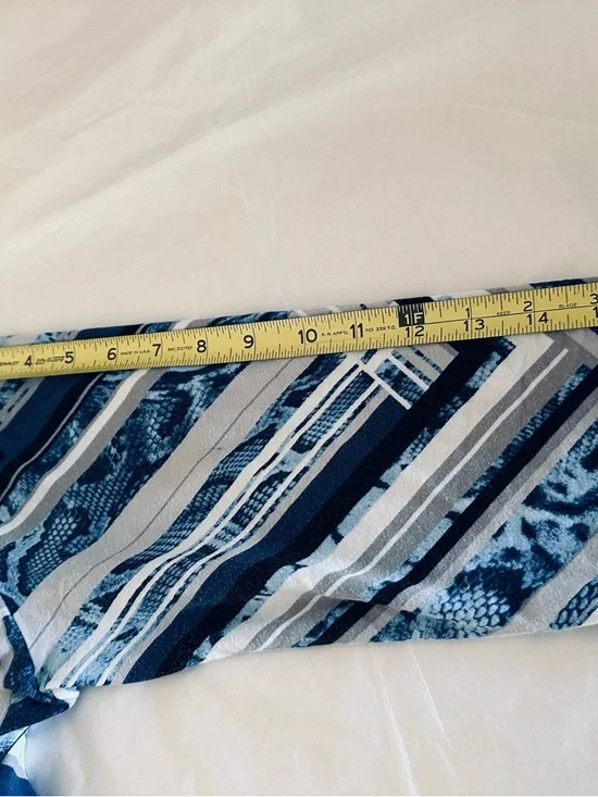 Alfred Dunner Medium Chevron-Stripe 3/4 Sleeve Top Rhinestone Embellished Neck - Picture 9 of 9